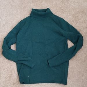 Unique 100% Wool Green heathered turtleneck sweate